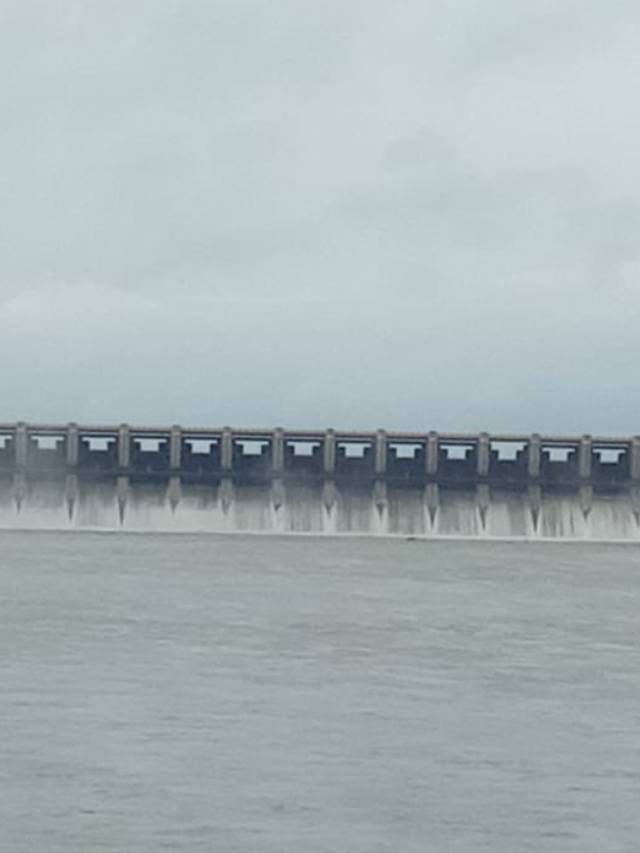 ಆಲಮಟ್ಟಿ ಜಲಾಶಯದಿಂದ ನೀರು ಬಿಡುಗಡೆ