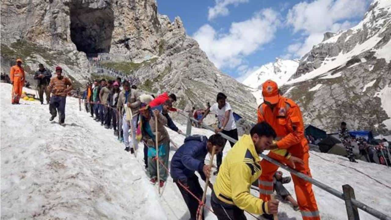 Amarnath Yatra 2025: ಜುಲೈ 3 ರಿಂದ ಅಮರನಾಥ ಯಾತ್ರೆ ಆರಂಭ; ನೋಂದಣಿ ಸೇರಿದಂತೆ ಸಂಪೂರ್ಣ ವಿವರ ಇಲ್ಲಿದೆ Amarnath Yatra 2025: ಜುಲೈ 3 ರಿಂದ ಅಮರನಾಥ ಯಾತ್ರೆ ಆರಂಭ; ನೋಂದಣಿ ಸೇರಿದಂತೆ ಸಂಪೂರ್ಣ ವಿವರ ಇಲ್ಲಿದೆ