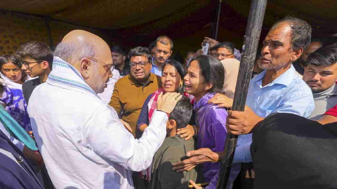 ಭಾರತ ಭಯೋತ್ಪಾದನೆ ಮುಂದೆ ಮಣಿಯುವುದಿಲ್ಲ; ಪಹಲ್ಗಾಮ್ ದಾಳಿಯ ಸಂತ್ರಸ್ತರ ಭೇಟಿ ಬಳಿಕ ಅಮಿತ್ ಶಾ