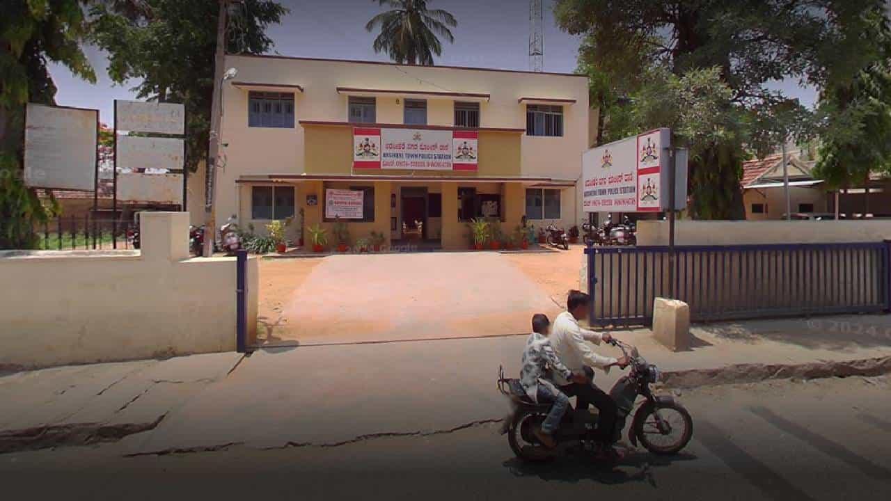 ದಾವಣಗೆರೆ: ಜಾತ್ರೆಗೆ ಬಂದಿದ್ದ ದಲಿತ ಮಹಿಳೆ ಮೇಲೆ ಬಸ್​ನಲ್ಲಿ ಲೈಂಗಿಕ ದೌರ್ಜನ್ಯ ಯತ್ನ