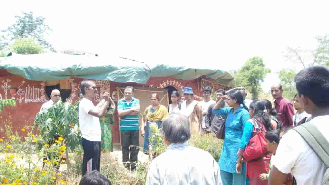 ನಿರಾಶಾಜನಕ ಸ್ಥಳದಲ್ಲಿ ಹಸಿರಿನ ಸಿರಿ: 3000 ಚದರಡಿಯ ತಾರಸಿ ತೋಟದಲ್ಲಿ 300 ರೀತಿಯ ಹಣ್ಣುಗಳು