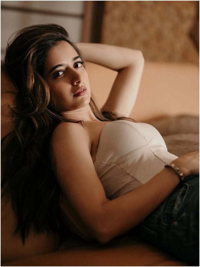 ಆಶಿಕಾ ರಂಗನಾಥ್ ಗ್ಲಾಮರ್​ಗೆ ಫ್ಯಾನ್ಸ್ ಕ್ಲೀನ್ ಬೌಲ್ಡ್ 