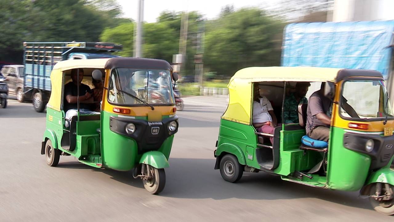 ಅಗ್ರಿಗೇಟರ್ ಕಂಪನಿಗಳಿಂದ ದುಪ್ಪಟ್ಟು ಹಣ ವಸೂಲಿ: ಪ್ರಯಾಣಿಕರ ಆಕ್ರೋಶ ಅಗ್ರಿಗೇಟರ್ ಕಂಪನಿಗಳಿಂದ ದುಪ್ಪಟ್ಟು ಹಣ ವಸೂಲಿ: ಪ್ರಯಾಣಿಕರ ಆಕ್ರೋಶ