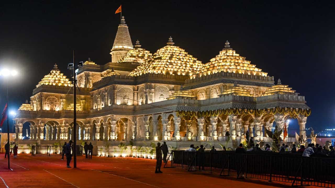 ಅಯೋಧ್ಯೆ ರಾಮ ಮಂದಿರಕ್ಕೆ ಬಾಂಬ್ ಬೆದರಿಕೆ; ಸೈಬರ್ ಸೆಲ್ನಲ್ಲಿ ಕೇಸ್ ದಾಖಲು ಅಯೋಧ್ಯೆ ರಾಮ ಮಂದಿರಕ್ಕೆ ಬಾಂಬ್ ಬೆದರಿಕೆ; ಸೈಬರ್ ಸೆಲ್ನಲ್ಲಿ ಕೇಸ್ ದಾಖಲು