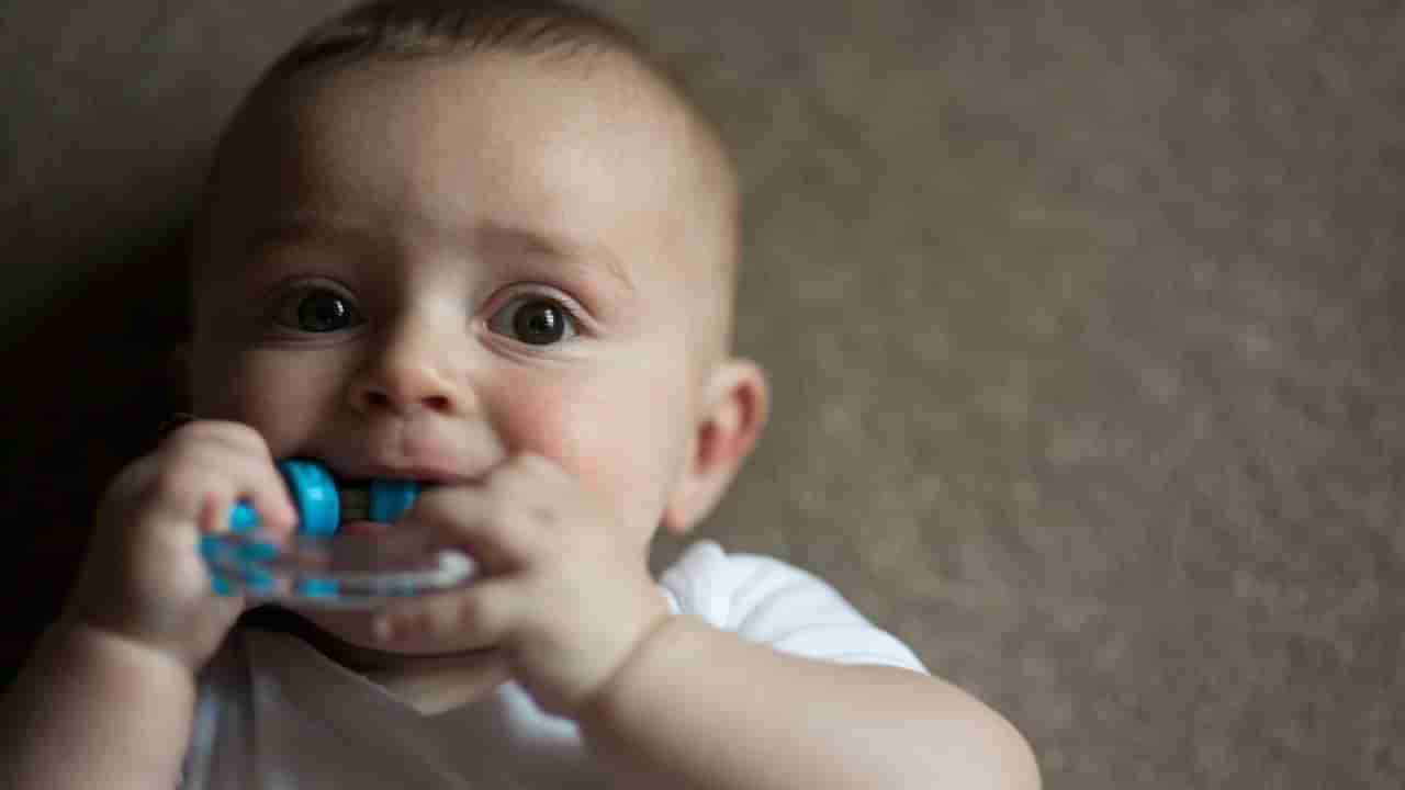 Teething in Babies: ಮಗುವಿಗೆ ಹಲ್ಲು ಬರುವಾಗ ಈ ಲಕ್ಷಣಗಳು ಕಂಡುಬರುತ್ತೆ