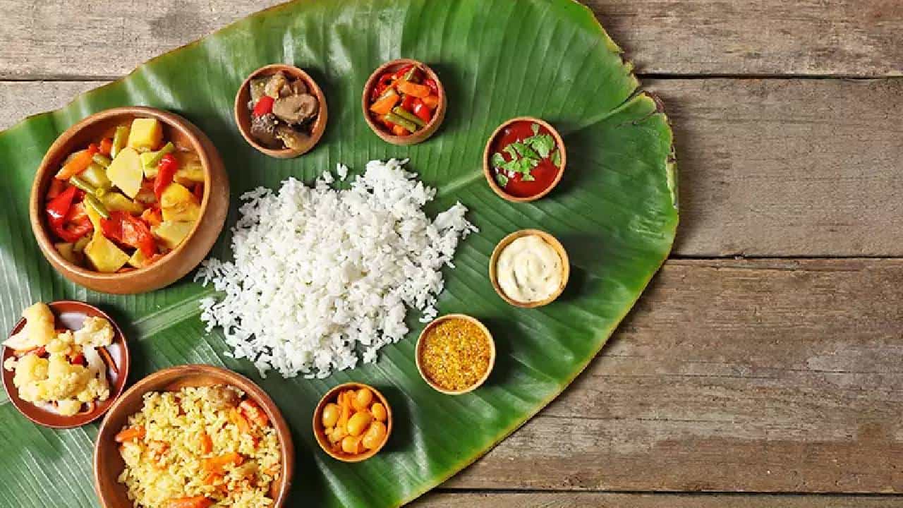 Banana Leaf Dining: ಊಟ ಮಾಡಿದ ನಂತರ ಬಾಳೆ ಎಲೆಯನ್ನು ಒಳಮುಖವಾಗಿ ಮಡಚುವುದೇಕೆ?