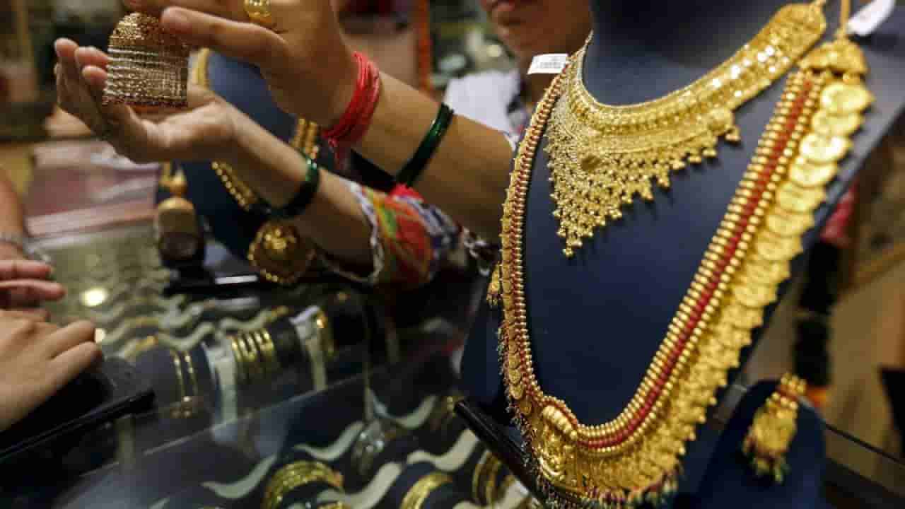 ಅಕ್ಷಯ ತೃತೀಯದಂದು ಚಿನ್ನವೇ ಖರೀದಿಸಬೇಕೆಂದಿಲ್ಲ, ಈ ವಸ್ತು ಖರೀದಿಸಿದರೂ ತಾಯಿ ಲಕ್ಷ್ಮಿಯ ಆಶೀರ್ವಾದ ಪಡೆಯಬಹುದು