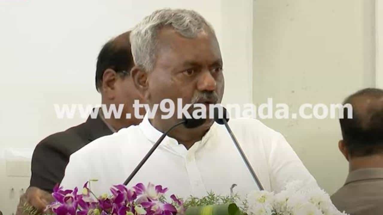 ಸಿದ್ದರಾಮಯ್ಯ ಮತ್ತು ಶಿವಕುಮಾರ್ ದಿಗ್ಗಜರು, ಧೀಮಂತ ನಾಯಕರು ಮತ್ತು ಮಣ್ಣಿನ ಮಕ್ಕಳು: ಸೋಮಶೇಖರ್ ಸಿದ್ದರಾಮಯ್ಯ ಮತ್ತು ಶಿವಕುಮಾರ್ ದಿಗ್ಗಜರು, ಧೀಮಂತ ನಾಯಕರು ಮತ್ತು ಮಣ್ಣಿನ ಮಕ್ಕಳು: ಸೋಮಶೇಖರ್