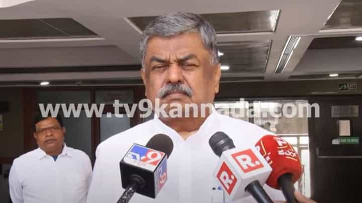 Pahelgam Terror Attack: ಕೇಂದ್ರ ಸರ್ಕಾರ ಉಗ್ರರ ವಿರುದ್ಧ ಯಾವುದೇ ಕ್ರಮ ತೆಗೆದುಕೊಂಡರೂ ಕಾಂಗ್ರೆಸ್ ಬೆಂಬಲಿಸುತ್ತದೆ: ಹರಿಪ್ರಸಾದ್ Pahelgam Terror Attack: ಕೇಂದ್ರ ಸರ್ಕಾರ ಉಗ್ರರ ವಿರುದ್ಧ ಯಾವುದೇ ಕ್ರಮ ತೆಗೆದುಕೊಂಡರೂ ಕಾಂಗ್ರೆಸ್ ಬೆಂಬಲಿಸುತ್ತದೆ: ಹರಿಪ್ರಸಾದ್
