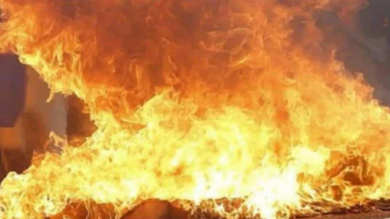 Cylinder Blast: ಪಶ್ಚಿಮ ಬಂಗಾಳದ ಮನೆಯೊಂದರಲ್ಲಿ ಗ್ಯಾಸ್ ಸಿಲಿಂಡರ್ ಸ್ಫೋಟ, ನಾಲ್ಕು ಮಕ್ಕಳು ಸೇರಿ 7 ಮಂದಿ ಸಾವು