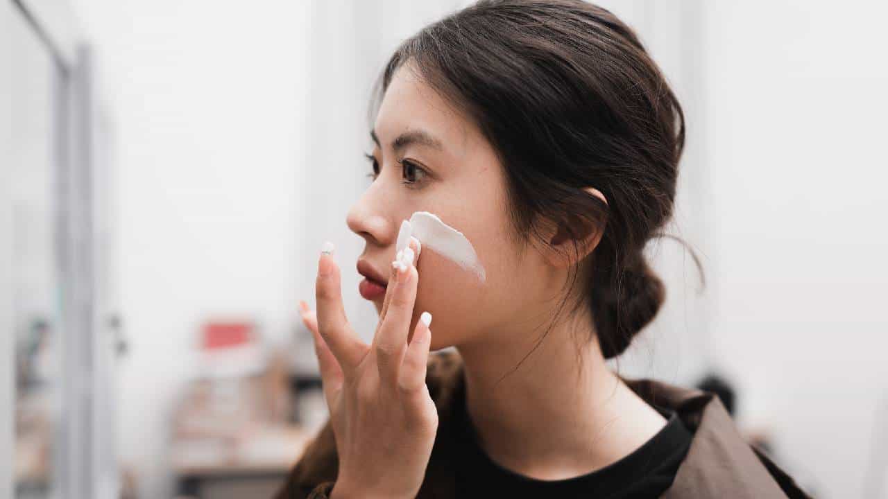 Sunscreen Myths: ಸನ್‌ಸ್ಕ್ರೀನ್‌ ಹಚ್ಚಿದ್ರೆ ಚರ್ಮದ ಕ್ಯಾನ್ಸರ್ ಬರುತ್ತೆ? ಸತ್ಯವೇ ಮಿಥ್ಯವೇ ತಿಳಿಯಿರಿ
