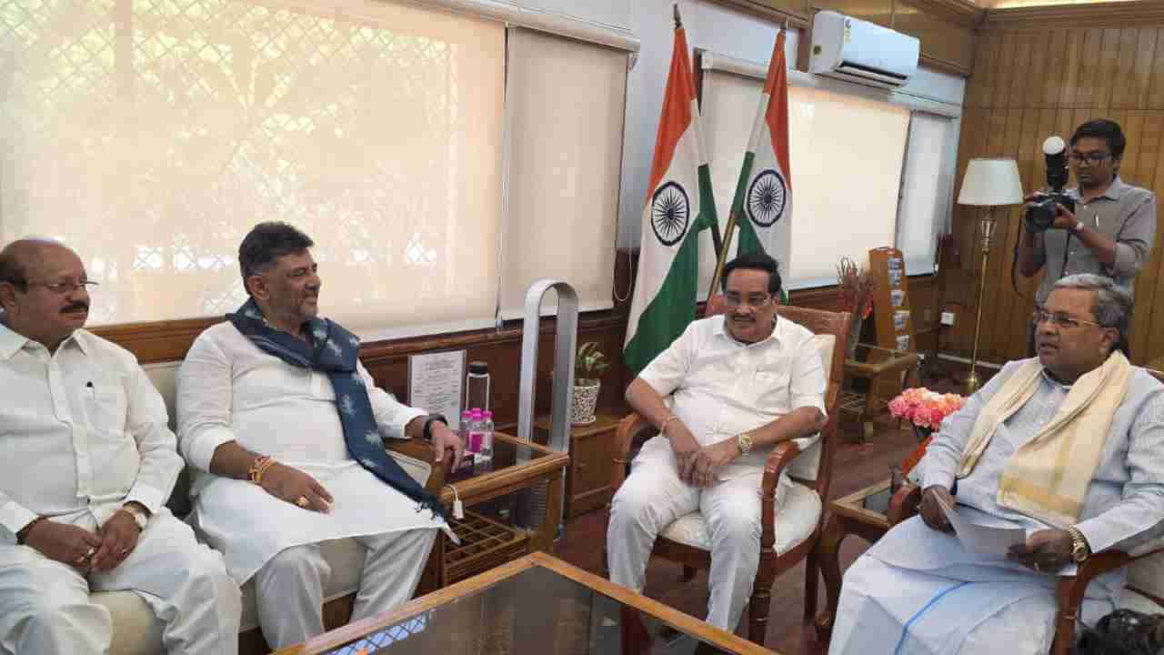 ಮೇಕೆದಾಟು, ಭದ್ರಾ ಮೇಲ್ದಂಡೆ ಯೋಜನೆಗೆ ಅನುಮೋದನೆ ನೀಡಿ: ಕೇಂದ್ರ ಜಲಶಕ್ತಿ ಸಚಿವರಿಗೆ ಸಿದ್ದರಾಮಯ್ಯ ಮನವಿ