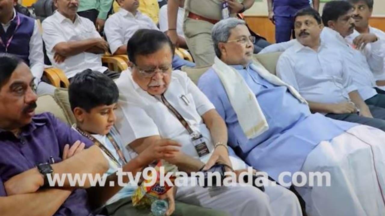 ರಾಜಣ್ಣ ಹಾಗೂ ಸುರೇಶ್ ಜೊತೆ ಆರ್​ಸಿಬಿ ಮತ್ತು ಡಿಸಿ ನಡುವಿನ ಪಂದ್ಯ ವೀಕ್ಷಿಸಿದ ಸಿಎಂ ಸಿದ್ದರಾಮಯ್ಯ