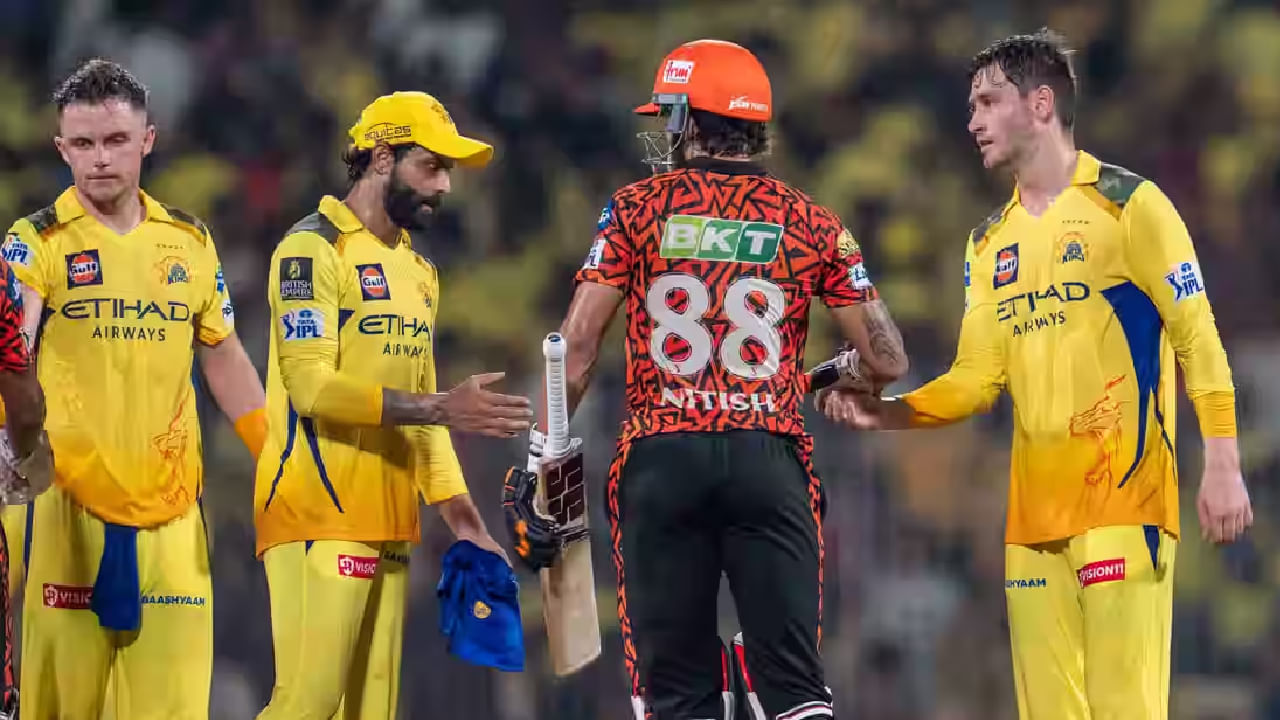 ಅದರಂತೆ ಮೊದಲು ಬ್ಯಾಟ್ ಮಾಡಿದ ಚೆನ್ನೈ ಸೂಪರ್ ಕಿಂಗ್ಸ್ ತಂಡವು 19.5 ಓವರ್ಗಳಲ್ಲಿ 154 ರನ್ಗಳಿಸಿ ಆಲೌಟ್ ಆಯಿತು. ಈ ಗುರಿಯನ್ನು ಬೆನ್ನತ್ತಿದ ಸನ್ರೈಸರ್ಸ್ ಹೈದರಾಬಾದ್ ತಂಡವು 18.4 ಓವರ್ಗಳಲ್ಲಿ 5 ವಿಕೆಟ್ ಕಳೆದುಕೊಂಡು 155 ರನ್ಗಳಿಸಿ ಐದು ವಿಕೆಟ್ಗಳ ಜಯ ಸಾಧಿಸಿದೆ.