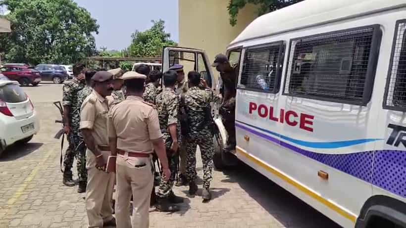 ಕೇರಳದಿಂದ ನಕ್ಸಲರನ್ನು ವಶಕ್ಕೆ ಪಡೆದ ದಕ್ಷಿಣ ಕನ್ನಡ ಪೊಲೀಸ್: ನಕ್ಸಲ್ ಮುಕ್ತ ರಾಜ್ಯದಲ್ಲಿ ಮತ್ತೇನಿದು ಬೆಳವಣಿಗೆ!