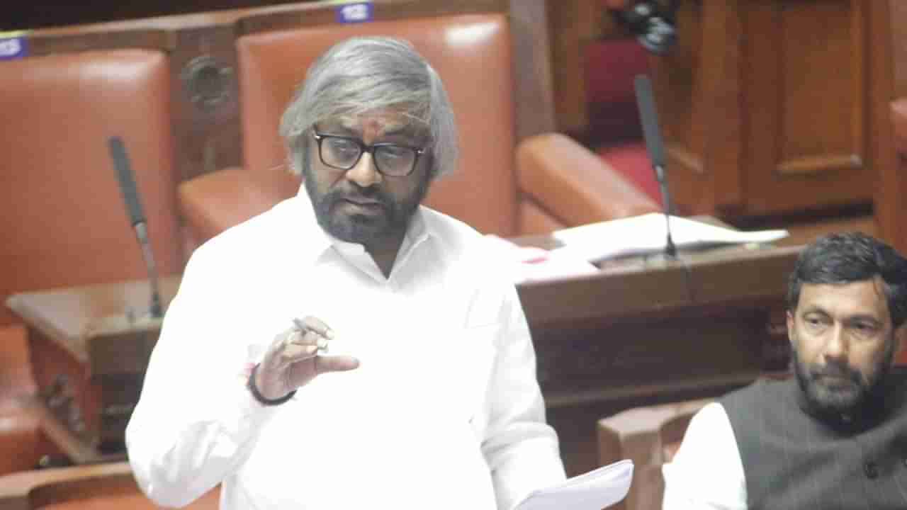 ಕರ್ನಾಟಕದಲ್ಲಿ ಒಟ್ಟು ಎಷ್ಟು ಆನೆಗಳಿವೆ? ಈ ವರ್ಷ ಗಜರಾಜನಿಗೆ ಬಲಿಯಾದವರ ಸಂಖ್ಯೆ ಎಷ್ಟು?