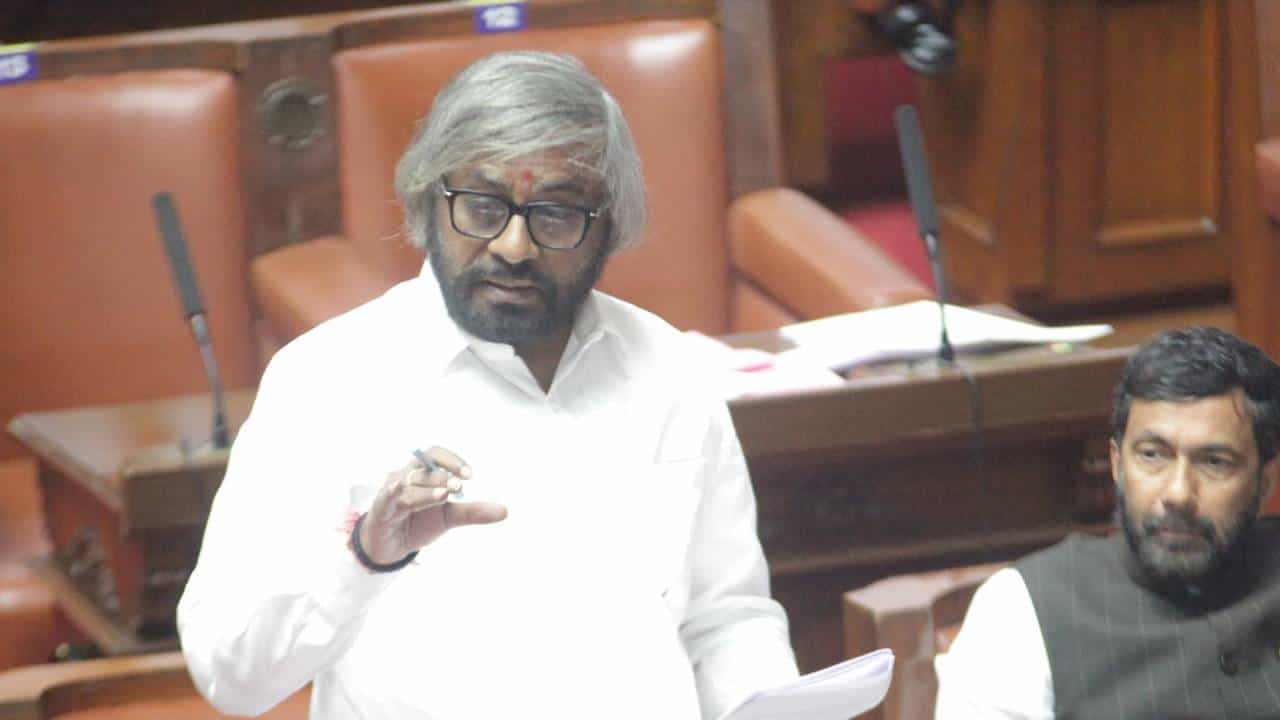 ಕರ್ನಾಟಕದಲ್ಲಿ ಒಟ್ಟು ಎಷ್ಟು ಆನೆಗಳಿವೆ? ಈ ವರ್ಷ ಗಜರಾಜನಿಗೆ ಬಲಿಯಾದವರ ಸಂಖ್ಯೆ ಎಷ್ಟು? ಕರ್ನಾಟಕದಲ್ಲಿ ಒಟ್ಟು ಎಷ್ಟು ಆನೆಗಳಿವೆ? ಈ ವರ್ಷ ಗಜರಾಜನಿಗೆ ಬಲಿಯಾದವರ ಸಂಖ್ಯೆ ಎಷ್ಟು?