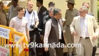 VIDEO: ರಾಕೆಟ್ ರಾಕೆಟ್ ರಾಕೆಟ್: ಒಂದೇ ಕೈಯಲ್ಲಿ ಧೋನಿಯ ರಾಕೆಟ್ ಸಿಕ್ಸ್