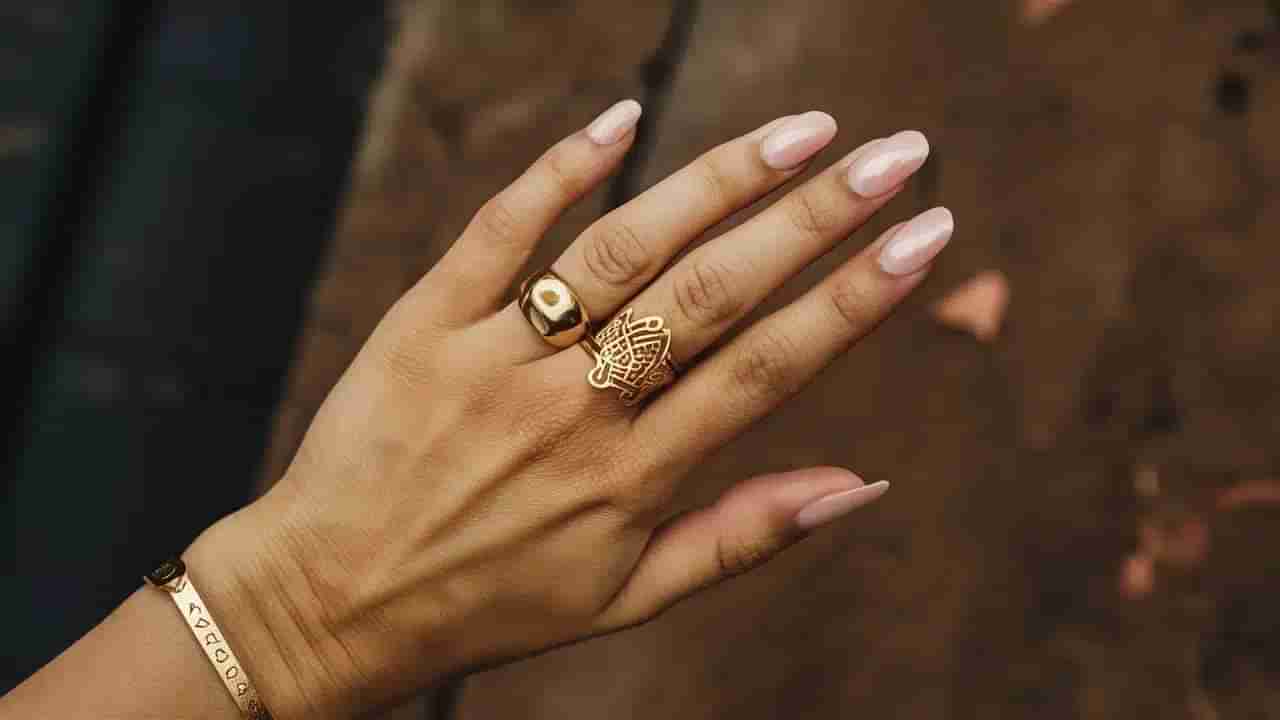 Gold Ring: ಚಿನ್ನದ ಉಂಗುರವನ್ನು ಯಾವ ಬೆರಳಿಗೆ ಧರಿಸಲೇ ಬಾರದು?