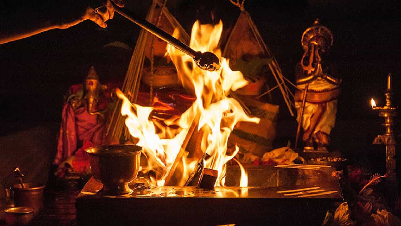 Graha Shanti Puja: ಮದುವೆಗೂ ಮುನ್ನ ಗ್ರಹ ಶಾಂತಿ ಪೂಜೆ ಮಾಡಿಸುವುದೇಕೆ? ಏನಿದರ ಮಹತ್ವ?