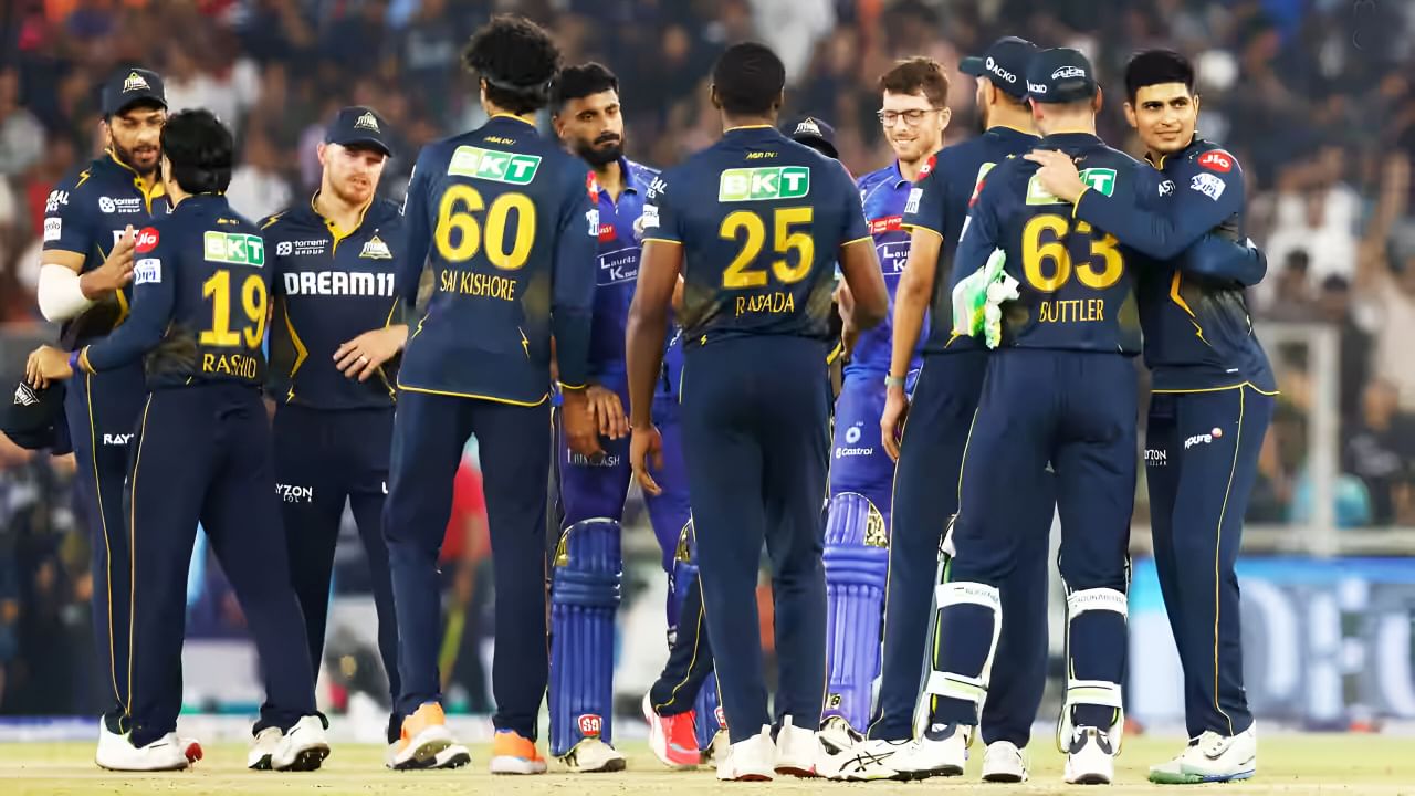 ಗುಜರಾತ್ ಟೈಟಾನ್ಸ್: ಶುಭ್ಮನ್ ಗಿಲ್ ಮುಂದಾಳತ್ವದ ಗುಜರಾತ್ ಟೈಟಾನ್ಸ್ ತಂಡವು 8 ಪಂದ್ಯಗಳಲ್ಲಿ 6 ರಲ್ಲಿ ಜಯ ಸಾಧಿಸಿ ಅಂಕ ಪಟ್ಟಿಯಲ್ಲಿ ಮೊದಲ ಸ್ಥಾನದಲ್ಲಿದೆ. ಜಿಟಿ ಪಡೆಯು ಇನ್ನುಳಿದಿರುವುದು 6 ಮ್ಯಾಚ್ಗಳಲ್ಲಿ 2 ಜಯ ಸಾಧಿಸಿದರೆ 16 ಅಂಕಗಳನ್ನು ಪಡೆದು ಮುಂದಿನ ಹಂತಕ್ಕೇರಬಹುದು.