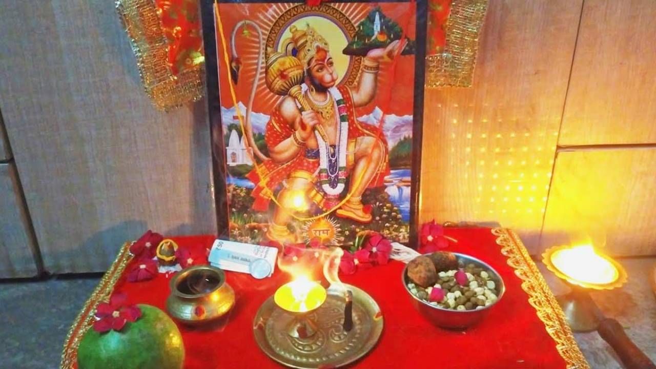 Hanuman Jayanti 2025: ಇಂದು ಹನುಮ ಜಯಂತಿ; ಮನೆಯಲ್ಲೇ ಹನುಮಂತನನ್ನು ಪೂಜಿಸುವ ಸರಳ ವಿಧಾನ ಇಲ್ಲಿದೆ