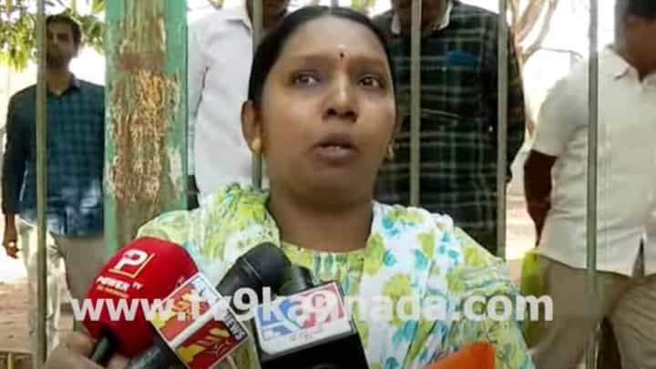 ಪರೀಕ್ಷಾ ಪ್ರಾಧಿಕಾರದ ಎಡವಟ್ಟು, ಹಾಲ್ ಟಿಕೆಟ್ನಲ್ಲಿ ಮಲ್ಲೇಶ್ವರಂ 18ನೇ ಕ್ರಾಸ್ ಬದಲು 13ನೇ ಕ್ರಾಸ್ ನಮೂದು! ಪರೀಕ್ಷಾ ಪ್ರಾಧಿಕಾರದ ಎಡವಟ್ಟು, ಹಾಲ್ ಟಿಕೆಟ್ನಲ್ಲಿ ಮಲ್ಲೇಶ್ವರಂ 18ನೇ ಕ್ರಾಸ್ ಬದಲು 13ನೇ ಕ್ರಾಸ್ ನಮೂದು!