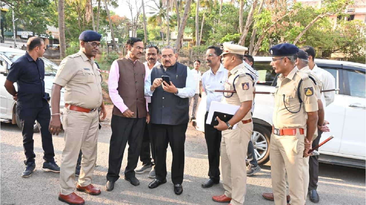 ಹುಬ್ಬಳ್ಳಿ ಎನ್ಕೌಂಟರ್: ಪೊಲೀಸರಿಗೆ ತನಿಖೆ ಬಿಸಿ, ರಾಜ್ಯ ಮಾನವ ಹಕ್ಕುಗಳ ಆಯೋಗ ಎಂಟ್ರಿ ಹುಬ್ಬಳ್ಳಿ ಎನ್ಕೌಂಟರ್: ಪೊಲೀಸರಿಗೆ ತನಿಖೆ ಬಿಸಿ, ರಾಜ್ಯ ಮಾನವ ಹಕ್ಕುಗಳ ಆಯೋಗ ಎಂಟ್ರಿ
