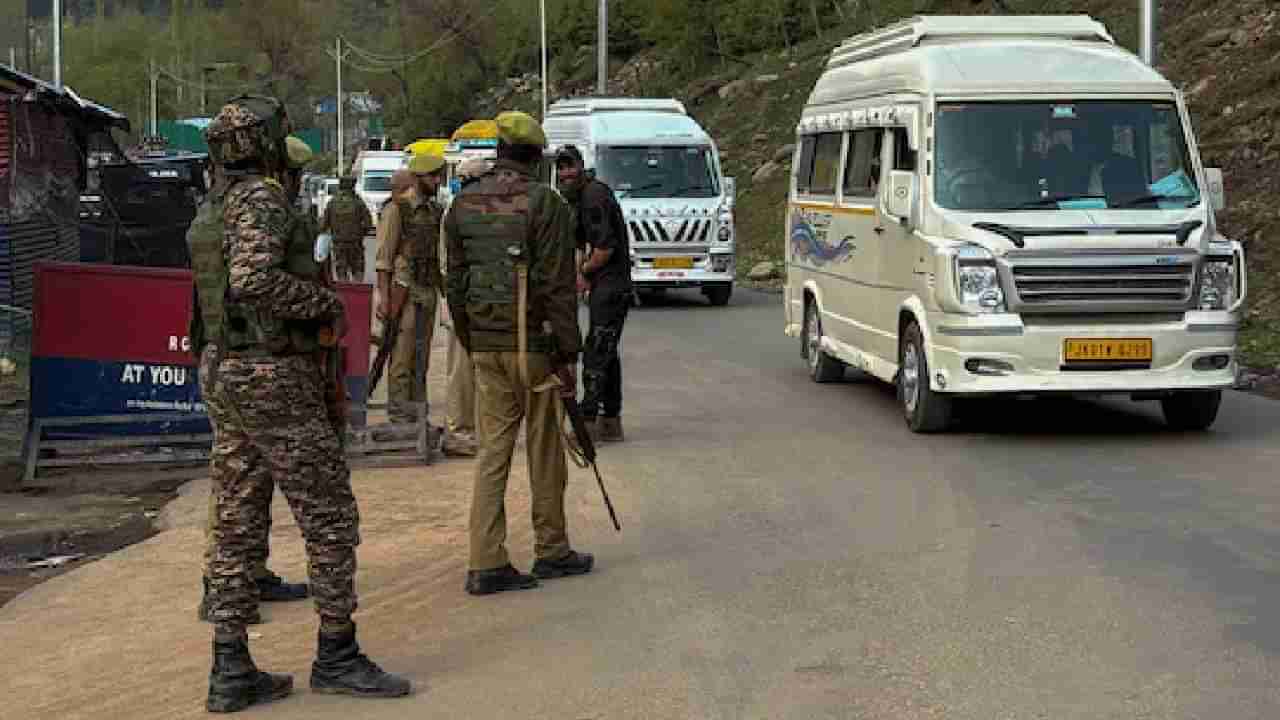 Pahalgam Terrorist Attack: ಪ್ಯಾಂಟ್​ ಬಿಚ್ಚಿಸಿ, ಐಡಿ ಪರಿಶೀಲಿಸಿ ಹಿಂದೂಗಳನ್ನು ಮಾತ್ರ ಗುರಿಯಾಗಿಸಿ ಉಗ್ರರ ದಾಳಿ