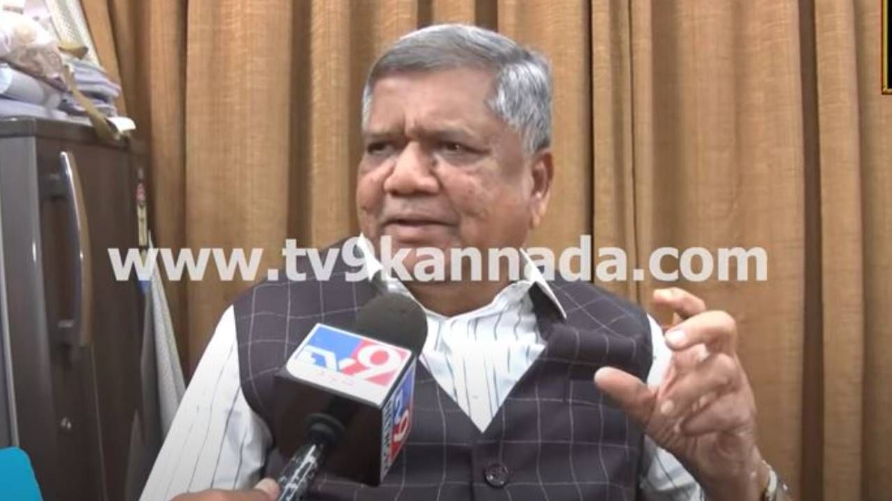 ಸಿಎಂ ಸಿದ್ದರಾಮಯ್ಯ ಸಾರ್ವಜನಿಕವಾಗಿ ಮಾನಸಿಕ ಸ್ಥಿಮಿತ ಕಳೆದುಕೊಳ್ಳುತ್ತಿದ್ದಾರೆ: ಜಗದೀಶ್ ಶೆಟ್ಟರ್