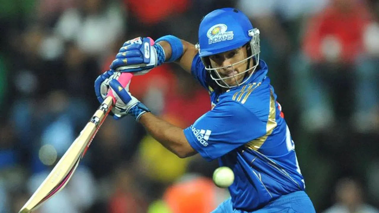 ಅಂದಹಾಗೆ ಇಂಡಿಯನ್ ಪ್ರೀಮಿಯರ್ ಲೀಗ್ ಇತಿಹಾಸದಲ್ಲಿ ಅತ್ಯಂತ ನಿಧಾನಗತಿಯ ಅರ್ಧಶತಕ ಬಾರಿಸಿದ ದಾಖಲೆ ಸೌತ್ ಆಫ್ರಿಕಾದ ಜೆಪಿ ಡುಮಿನಿ ಹೆಸರಿನಲ್ಲಿದೆ. 2009ರ ಐಪಿಎಲ್​ನಲ್ಲಿ ಮುಂಬೈ ಇಂಡಿಯನ್ಸ್ ಪರ ಕಣಕ್ಕಿಳಿದ ಡುಮಿನಿ ಅರ್ಧಶತಕ ಬಾರಿಸಲು ಬರೋಬ್ಬರಿ 55 ಎಸೆತಗಳನ್ನು ತೆಗೆದುಕೊಂಡಿದ್ದರು. ಇದುವೇ ಐಪಿಎಲ್ ಇತಿಹಾಸದ ಅತ್ಯಂತ ನಿಧಾನಗತಿಯ ಅರ್ಧಶತಕವಾಗಿದೆ.