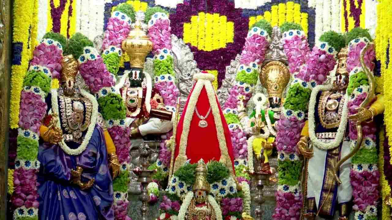 ಬೆಂಗಳೂರಿನ ಸಂಪಂಗಿರಾಮನಗರದಲ್ಲಿರುವ ಕರಗದ ಕುಂಟೆಯಲ್ಲಿ ಹಸಿ ಕರಗ ಶಕ್ತ್ಯೋತ್ಸವ ಆಚರಿಸಲಾಗಿದೆ. ಇಂದು ತಿಗಳ ಸಮಾಜದ ಆರಾಧ್ಯ ದೇವತೆ ದ್ರೌಪದಿ ದೇವಿಯೂ ಭೂಮಿಗಿಳಿದು ಹಸಿ ಕರಗದ ರೂಪದಲ್ಲಿ ಬರುತ್ತಾಳೆ ಎಂಬ ನಂಬಿಕೆ ಇದೆ.