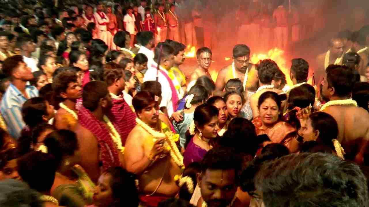 ಬಿಬಿಎಂಪಿ ಮುಖ್ಯ ಕಚೇರಿಯಲ್ಲಿರುವ ಆದಿಶಕ್ತಿ ದೇವಾಯಲದಲ್ಲಿ ಪೂಜೆ ಸಲ್ಲಿಸಿದ ಬಳಿಕ ಅಲ್ಲಿಂದ ತಿಗಳರಪೇಟೆಯ ಧರ್ಮರಾಯ ಸ್ವಾಮಿ ದೇವಾಲಯದಲ್ಲಿ ಹಸಿ ಕರಗವನ್ನಿಟ್ಟು ಇಂದು ಮತ್ತು ನಾಳೆ ಪೂಜೆ ಸಲ್ಲಿಸಲಾಗುತ್ತದೆ.