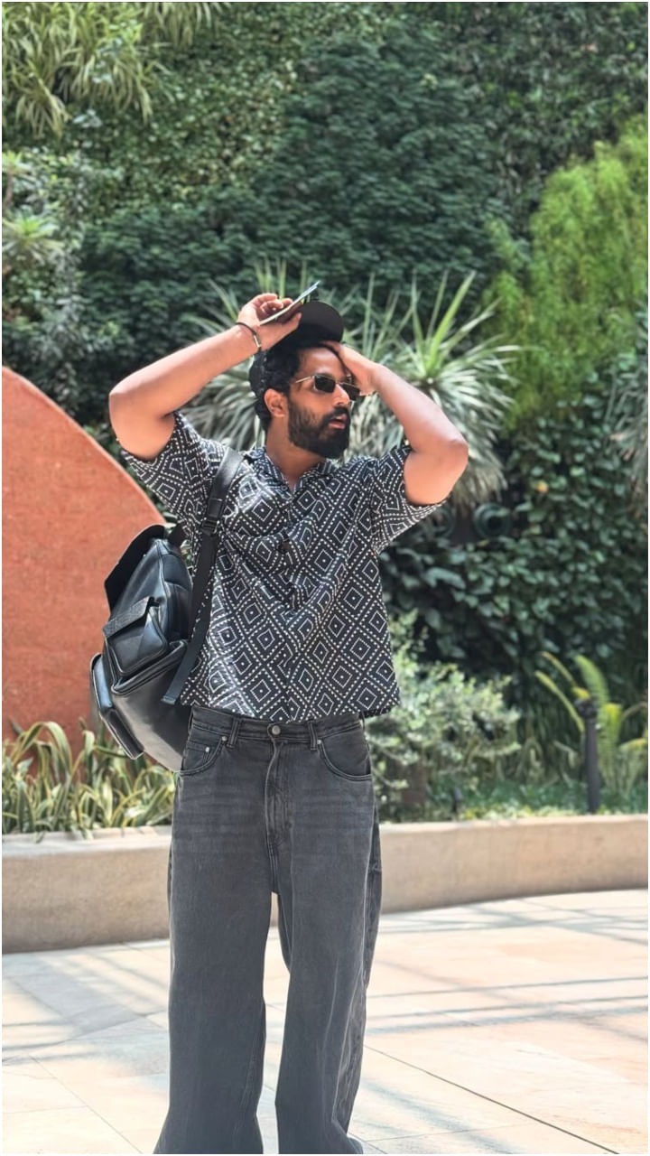 ಕಾರ್ತಿಕ್ ಮಹೇಶ್ ಅವರು ವಿವಿಧ ಫೋಟೋಗಳನ್ನು ಸೋಶಿಯಲ್ ಮೀಡಿಯಾದಲ್ಲಿ ಹಂಚಿಕೊಂಡಿದ್ದಾರೆ.