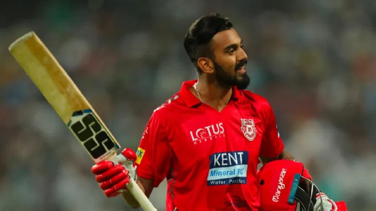 ಇದುವೇ ಈಗ ಆರ್ಸಿಬಿ ತಂಡದ ಚಿಂತೆಗೂ ಕಾರಣವಾಗಿದೆ. ಏಕೆಂದರೆ ಕೆಎಲ್ ರಾಹುಲ್ ಯಾವ ತಂಡದ ವಿರುದ್ಧ ಆಡುತ್ತರೋ ಗೊತ್ತಿಲ್ಲ. ಆದರೆ ಆರ್ಸಿಬಿ ವಿರುದ್ಧ ಮಾತ್ರ ಸ್ಥಿರ ಪ್ರದರ್ಶನ ನೀಡುತ್ತಾ ಬಂದಿದ್ದಾರೆ. ಇದಕ್ಕೆ ಸಾಕ್ಷಿ ರಾಯಲ್ ಚಾಲೆಂಜರ್ಸ್ ಬೆಂಗಳೂರು ವಿರುದ್ಧದ ಅವರ ಅಂಕಿ ಅಂಶಗಳು.