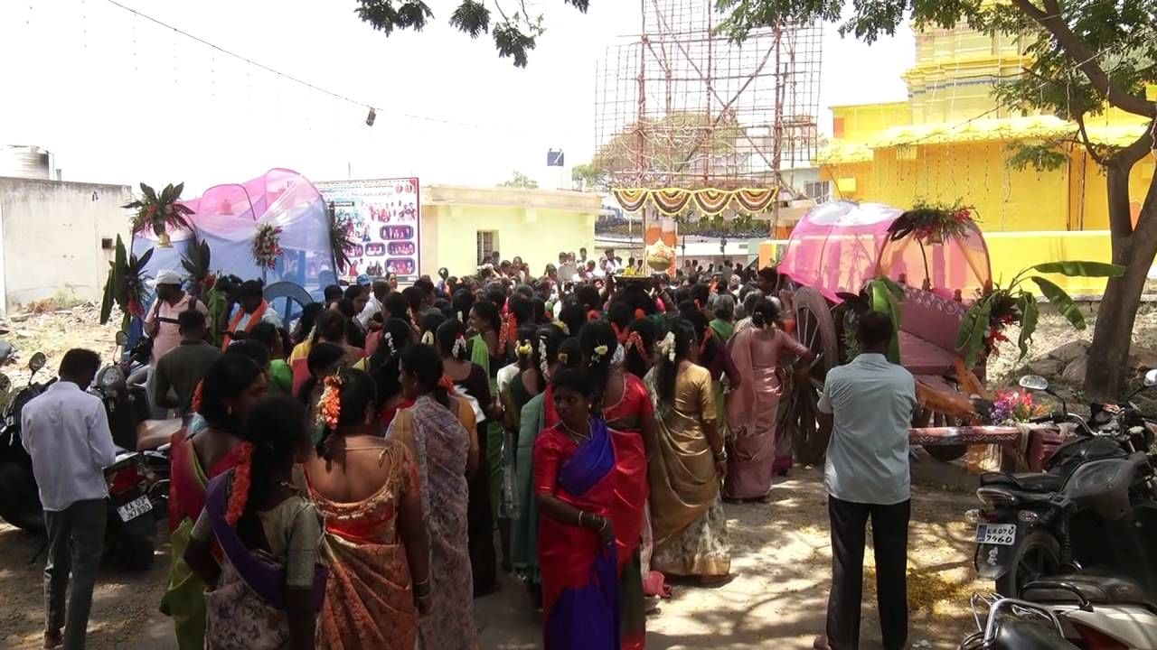 ಗ್ರಾಮದಲ್ಲಿರುವ ದೇವಾಲಯಗಳಿಗೆ ಸುಣ್ಣಬಣ್ಣ ಬಳಿದು ಸಿದ್ದ ಮಾಡಿಕೊಂಡು ಗ್ರಾಮದ ಜನರೆಲ್ಲರೂ ಕೂಡಾ ತಮ್ಮ ತಮ್ಮ ಮನೆಗಳಿಗೆ ಸುಣ್ಣಬಣ್ಣ ಬಳಿದು ಹಬ್ಬಕ್ಕೆ ತಯಾರಿ ಮಾಡಿಕೊಂಡು ಈ ಆರು ದಿನಗಳ ಕಾಲ ಊರಿನ ಹೊರಗಿನವರು, ಕುಲಕ್ಕೆ ಸಂಬಂಧಪಟ್ಟವರು ಎಲ್ಲರೂ ಕೂಡಾ ಗ್ರಾಮಕ್ಕೆ ಬಂದು ಈ ಕಾರ್ಯಕ್ರಮಗಳಲ್ಲಿ ಬಾಗವಹಿಸುತ್ತಾರೆ.