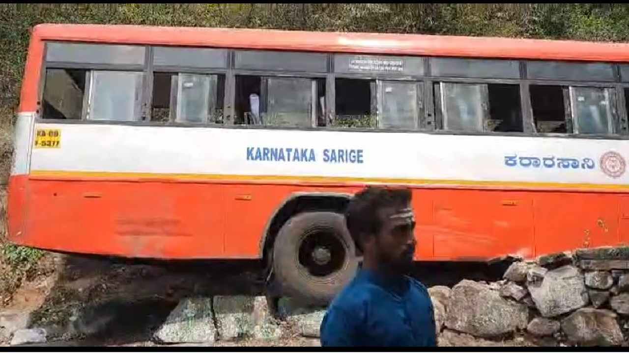 ಬಸ್​ ಬ್ರೇಕ್​ ಫೇಲ್​ ಆದಾಗ ಡ್ರೈವರ್​ನ ಐಡಿಯಾಕ್ಕೆ 60 ಜನರು ಸೇಫ್, ನಿಟ್ಟುಸಿರು ಬಿಟ್ಟ ಪ್ರಯಾಣಿಕರು