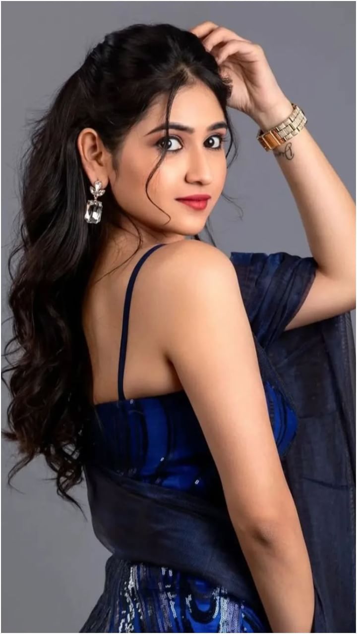 ಮಲೈಕಾ ಅವರು ದಾವಣಗೆರೆ ಹುಡುಗಿ. ಅವರು ಈಗ ಬೆಂಗಳೂರಿನಲ್ಲಿ ಸೆಟಲ್ ಆಗಿದ್ದಾರೆ.