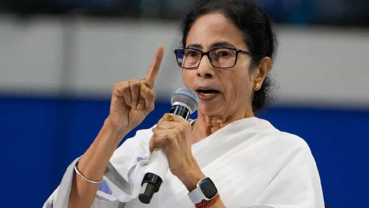 ಮಮತಾ ಬ್ಯಾನರ್ಜಿ ಮುರ್ಷಿದಾಬಾದ್‌ಗೆ ಭೇಟಿ ನೀಡದಿದ್ದಕ್ಕೆ ಬಿಜೆಪಿ ಟೀಕೆ