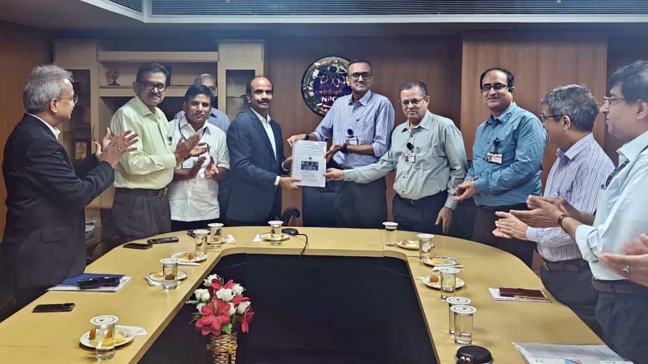MEIL: ಕರ್ನಾಟಕದ ಕೈಗಾದಲ್ಲಿ 2 ಅಣು ವಿದ್ಯುತ್ ಸ್ಥಾವರ ನಿರ್ಮಾಣಕ್ಕೆ 12,800 ಕೋಟಿ ರೂ ಗುತ್ತಿಗೆ ಪಡೆದ ಎಂಇಐಎಲ್ MEIL: ಕರ್ನಾಟಕದ ಕೈಗಾದಲ್ಲಿ 2 ಅಣು ವಿದ್ಯುತ್ ಸ್ಥಾವರ ನಿರ್ಮಾಣಕ್ಕೆ 12,800 ಕೋಟಿ ರೂ ಗುತ್ತಿಗೆ ಪಡೆದ ಎಂಇಐಎಲ್