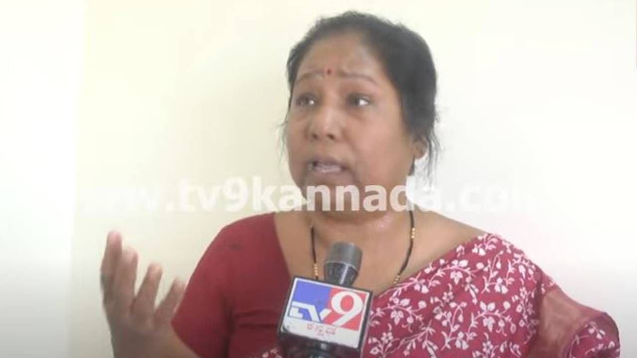 ಬೀದರ್: ಜನಿವಾರ ಧರಿಸಿದ್ದಕ್ಕೆ ಸಿಈಟಿ ಬರೆಯಲು ವಿದ್ಯಾರ್ಥಿಗೆ ನಿರಾಕರಣೆ, ನ್ಯಾಯ ಕೇಳುತ್ತಿರುವ ಯುವಕನ ಅಮ್ಮ