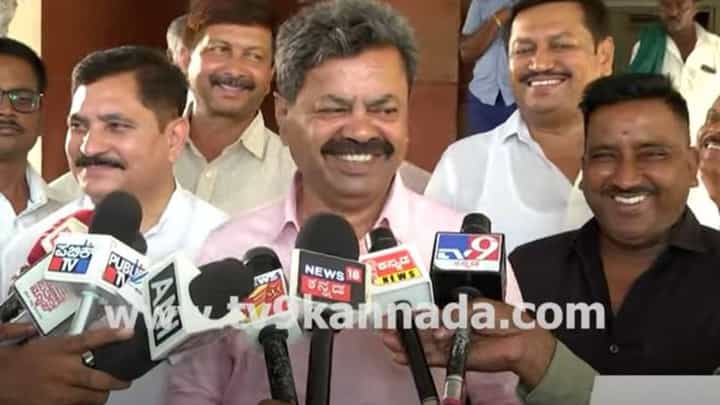 ಯತ್ನಾಳ್ಗೆ ತಾಕತ್ತಿದ್ದರೆ ಶಾಸಕ ಸ್ಥಾನಕ್ಕೆ ರಾಜೀನಾಮೆ ನೀಡಿ ಸ್ವತಂತ್ರ ಅಭ್ಯರ್ಥಿಯಾಗಿ ಸ್ಪರ್ಧಿಸಿ ಗೆಲ್ಲಲಿ: ರೇಣುಕಾಚಾರ್ಯ ಯತ್ನಾಳ್ಗೆ ತಾಕತ್ತಿದ್ದರೆ ಶಾಸಕ ಸ್ಥಾನಕ್ಕೆ ರಾಜೀನಾಮೆ ನೀಡಿ ಸ್ವತಂತ್ರ ಅಭ್ಯರ್ಥಿಯಾಗಿ ಸ್ಪರ್ಧಿಸಿ ಗೆಲ್ಲಲಿ: ರೇಣುಕಾಚಾರ್ಯ
