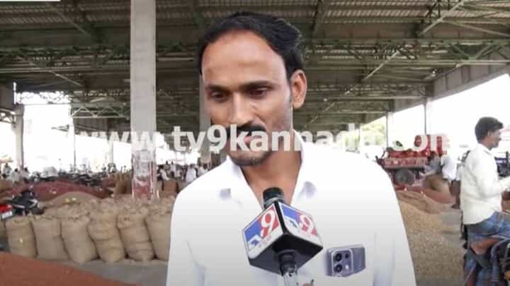 ಲಾರಿ ಮುಷ್ಕರದಿಂದ ಆಗುತ್ತಿರುವ ಸಮಸ್ಯೆಗಳನ್ನು ಲಾರಿ ಮಾಲೀಕರೂ ಆಗಿರುವ ರಾಯಚೂರಿನ ರೈತ ವಿವರಿಸುತ್ತಾರೆ ಲಾರಿ ಮುಷ್ಕರದಿಂದ ಆಗುತ್ತಿರುವ ಸಮಸ್ಯೆಗಳನ್ನು ಲಾರಿ ಮಾಲೀಕರೂ ಆಗಿರುವ ರಾಯಚೂರಿನ ರೈತ ವಿವರಿಸುತ್ತಾರೆ