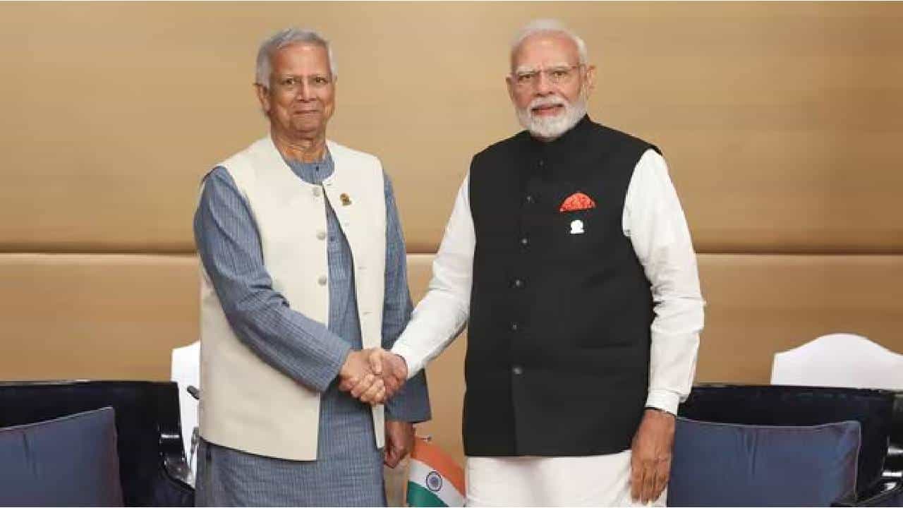 ಚೀನಾ ಓಲೈಕೆಗೆ ಭಾರತದ ಹೆಸರು ಎತ್ತಿದ್ದ ಯೂನಸ್ನನ್ನು ಭೇಟಿಯಾದ ಪ್ರಧಾನಿ ಮೋದಿ ಚೀನಾ ಓಲೈಕೆಗೆ ಭಾರತದ ಹೆಸರು ಎತ್ತಿದ್ದ ಯೂನಸ್ನನ್ನು ಭೇಟಿಯಾದ ಪ್ರಧಾನಿ ಮೋದಿ