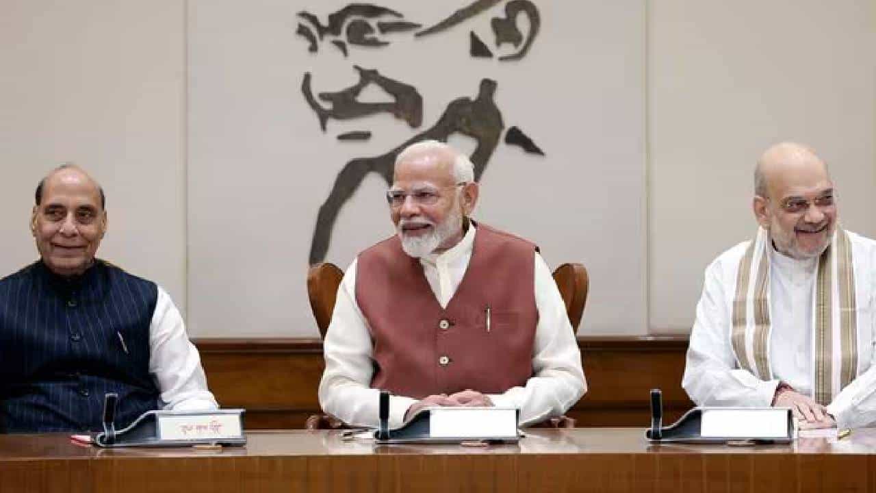 PM Modi cabinet panel meeting: ಪಹಲ್ಗಾಮ್ ಉಗ್ರ ದಾಳಿ: ಪ್ರಧಾನಿ ಮೋದಿ ಅಧ್ಯಕ್ಷತೆಯಲ್ಲಿ ಇಂದು ಸಂಪುಟ ಸಮಿತಿಗಳ ಸಭೆ PM Modi cabinet panel meeting: ಪಹಲ್ಗಾಮ್ ಉಗ್ರ ದಾಳಿ: ಪ್ರಧಾನಿ ಮೋದಿ ಅಧ್ಯಕ್ಷತೆಯಲ್ಲಿ ಇಂದು ಸಂಪುಟ ಸಮಿತಿಗಳ ಸಭೆ