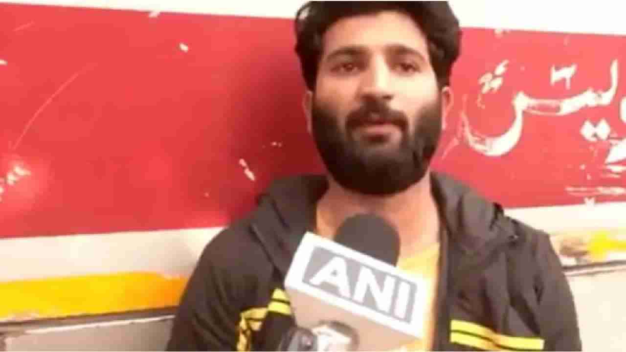 ಮತ ಚಲಾಯಿಸಿದ್ದೇನೆ, ರೇಷನ್ ಕಾರ್ಡ್ ಇದೆ ಭಾರತದಲ್ಲೇ ಇರ್ತೀನಿ ಎಂದ ಪಾಕ್ ಪ್ರಜೆ