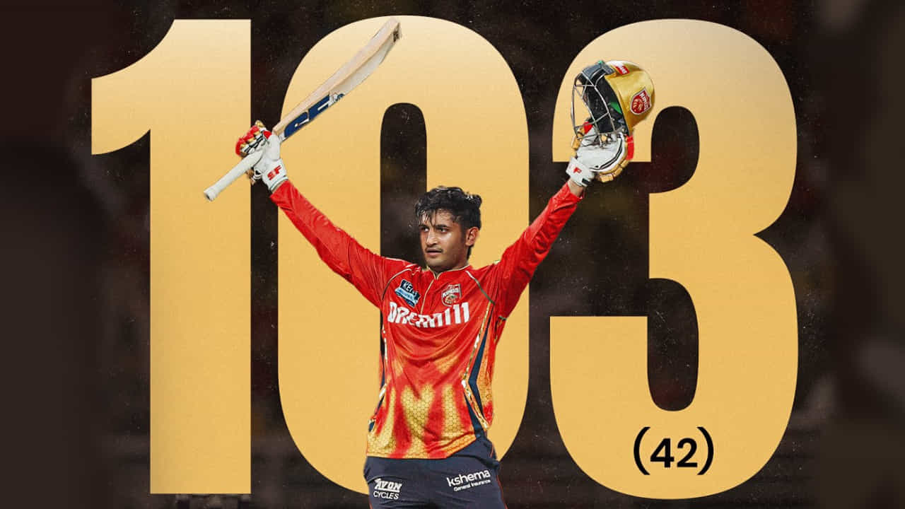 ಟಿ20 ಕ್ರಿಕೆಟ್ನಲ್ಲಿ ಪಂಜಾಜ್ ಕಿಂಗ್ಸ್ ತಂಡದ ಯುವ ದಾಂಡಿಗ ಪ್ರಿಯಾಂಶ್ (Priyansh Arya) ಆರ್ಯ ಹೊಸ ವಿಶ್ವ ದಾಖಲೆ ಬರೆದಿದ್ದಾರೆ. ಅದು ಕೂಡ ಭರ್ಜರಿ ಶತಕ ಸಿಡಿಸುವ ಮೂಲಕ ಎಂಬುದು ವಿಶೇಷ. ಚಂಡೀಗಢ್ನ ಪಿಸಿಎ ಸ್ಟೇಡಿಯಂನಲ್ಲಿ ನಡೆದ ಚೆನ್ನೈ ಸೂಪರ್ ಕಿಂಗ್ಸ್ (CSK) ವಿರುದ್ಧದ ಈ ಪಂದ್ಯದಲ್ಲಿ ಮೊದಲು ಬ್ಯಾಟ್ ಮಾಡಿದ ಪಂಜಾಬ್ ಕಿಂಗ್ಸ್ (PBKS) ಪರ ಪ್ರಿಯಾಂಶ್ ಆರ್ಯ ಇನಿಂಗ್ಸ್ ಆರಂಭಿಸಿದ್ದರು.