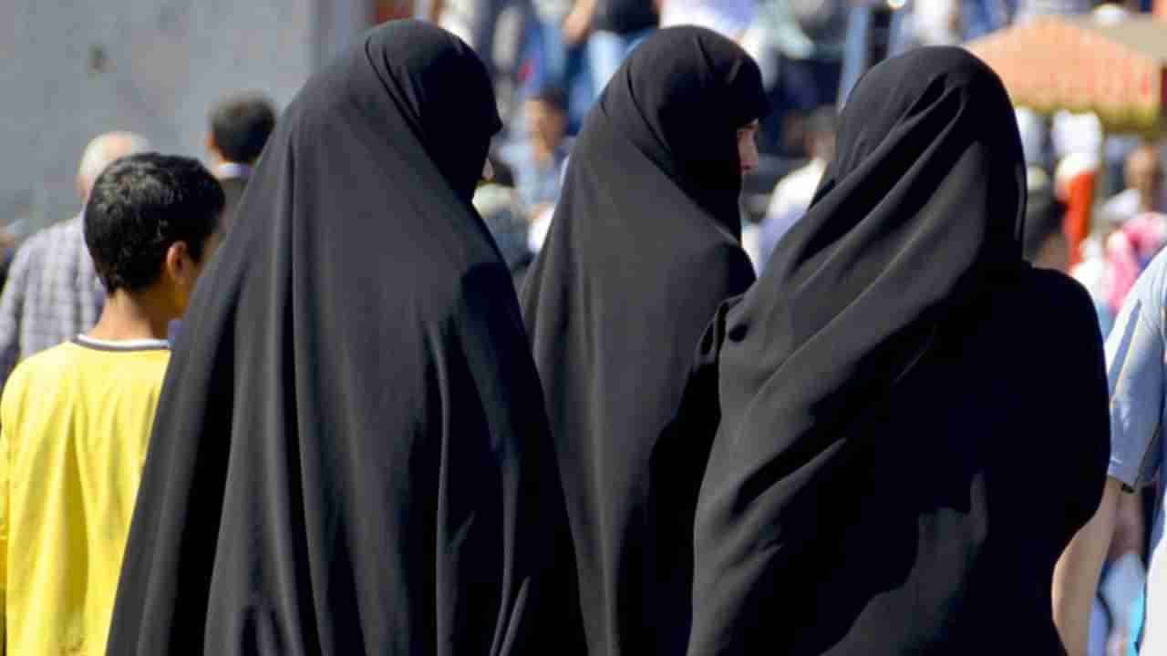 ಕರ್ನಾಟಕದ ಈ ಜಿಲ್ಲೆಗಳಲ್ಲಿ ಗಂಡ, ಮಕ್ಕಳೊಂದಿಗೆ ನೆಲೆಸಿರುವ ಪಾಕ್ ಮಹಿಳೆಯರು ಪತ್ತೆ!