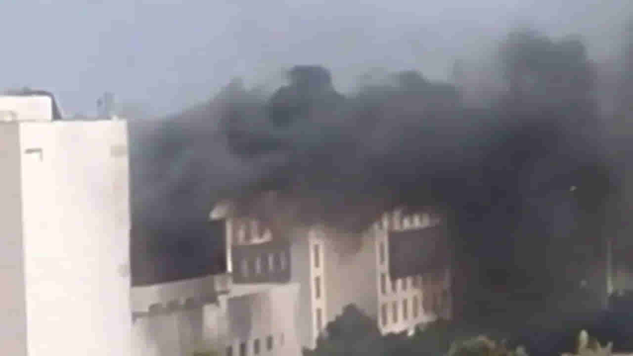 ಪಾಕಿಸ್ತಾನ ಸೂಪರ್ ಲೀಗ್: ಆಟಗಾರರು, ಅಧಿಕಾರಿಗಳು ತಂಗಿದ್ದ ಹೋಟೆಲ್‌ನಲ್ಲಿ ಭಾರಿ ಅಗ್ನಿ ಅವಘಡ..!