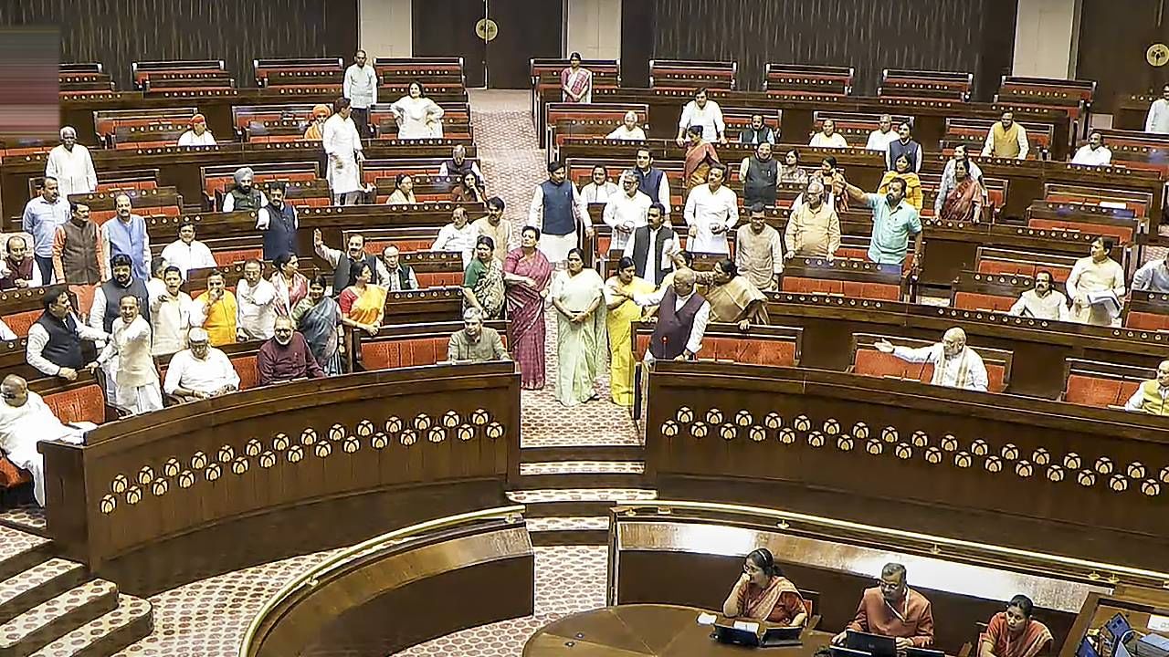 ವಕ್ಫ್​ ವ್ಯಾಪ್ತಿಯಿಂದ ಬುಡಕಟ್ಟು ಜನಾಂಗದ ಭೂಮಿ ಹೊರಕ್ಕೆ, ಕೇಂದ್ರದ ನಿರ್ಧಾರ ಸ್ವಾಗತಿಸಿದ ವನವಾಸಿ ಕಲ್ಯಾಣ ಆಶ್ರಮ